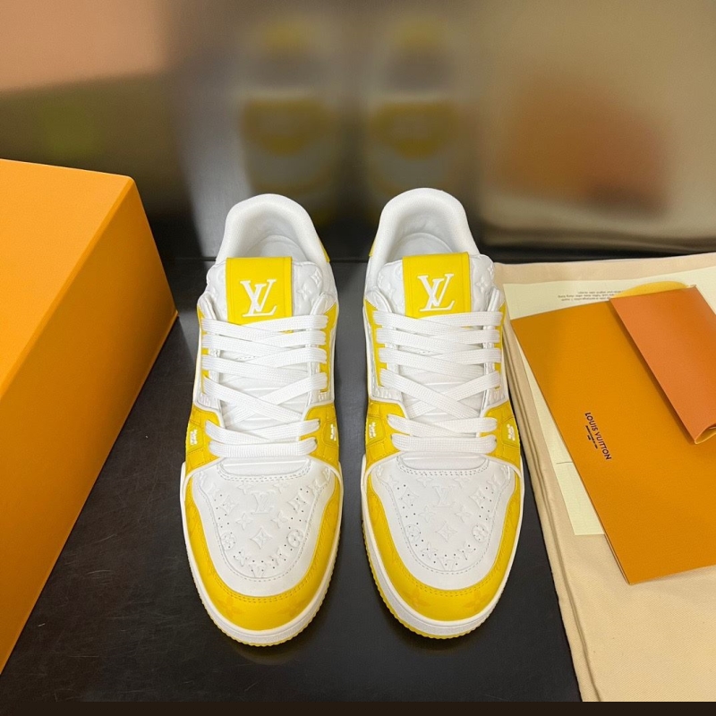 l**is V*t*n sneakers